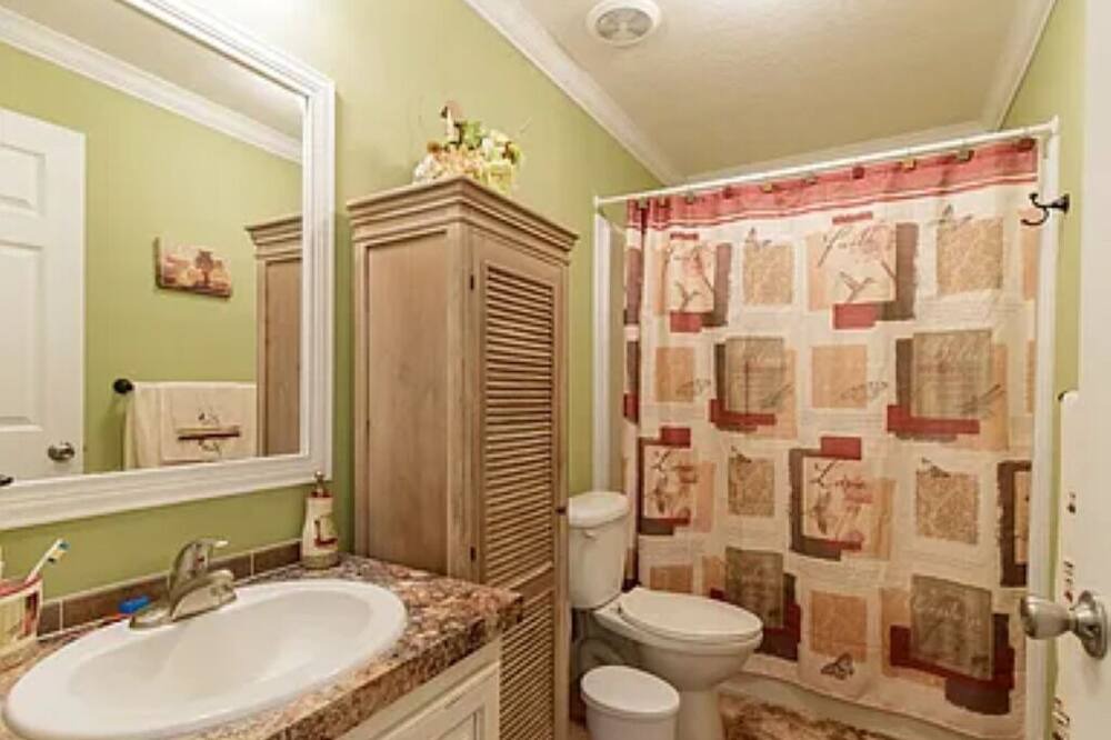 Photo of Bathroom in Valdosta