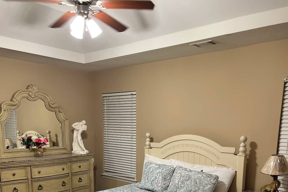 Photo of Bedroom in Grovetown