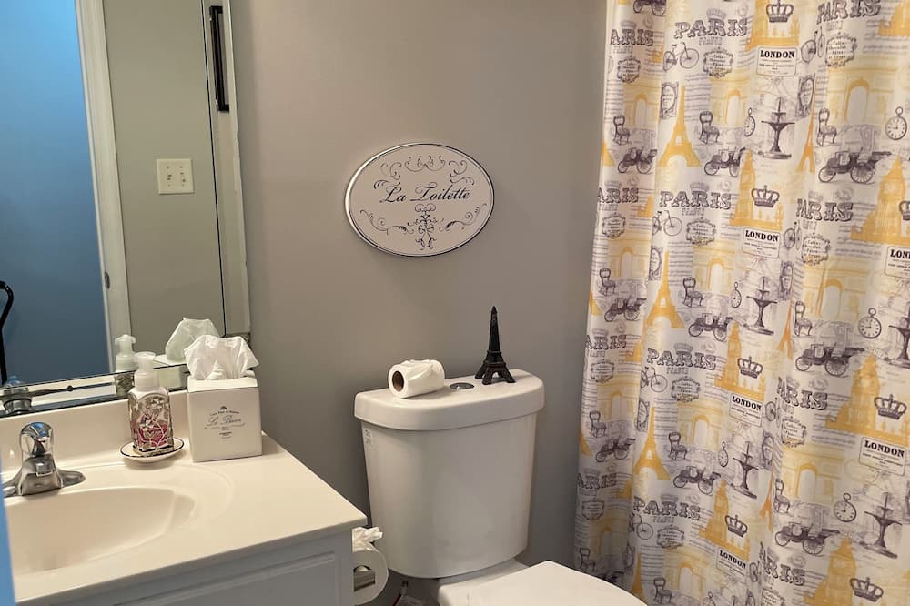 Photo of Bathroom in Grovetown