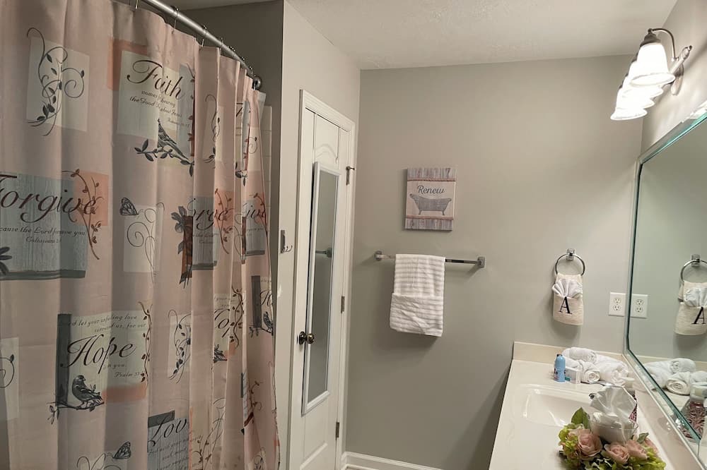 Photo of Bathroom in Grovetown