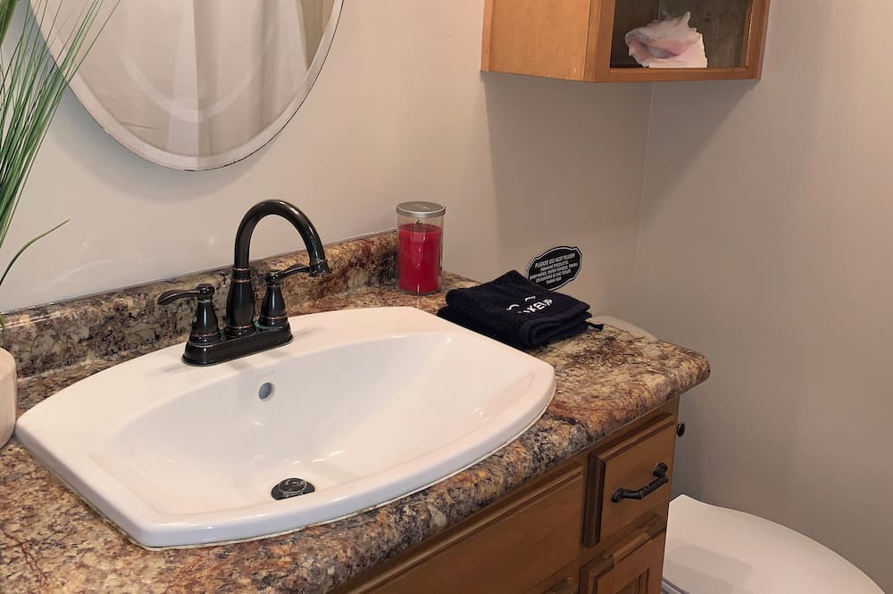 Photo of Bathroom in Calera