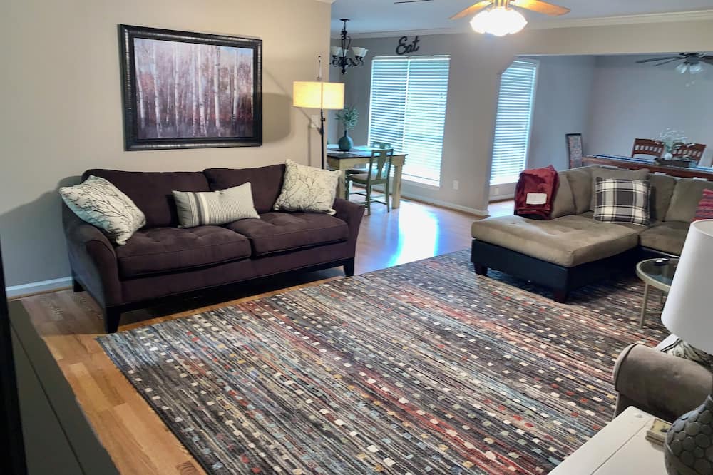 Photo of Livingroom in Calera