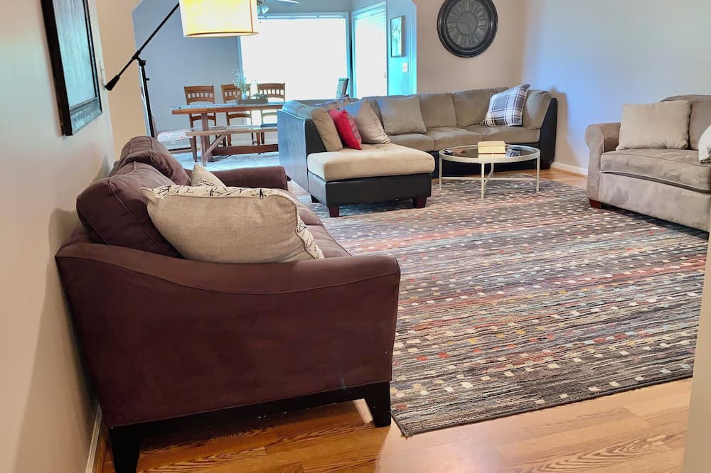 Photo of Livingroom in Calera