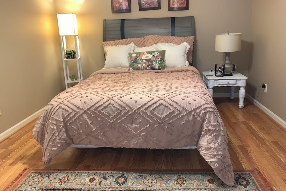 Photo of Bedroom in Calera
