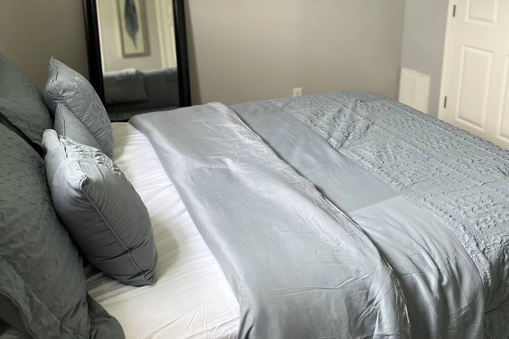 Photo of Bedroom in Tuscaloosa