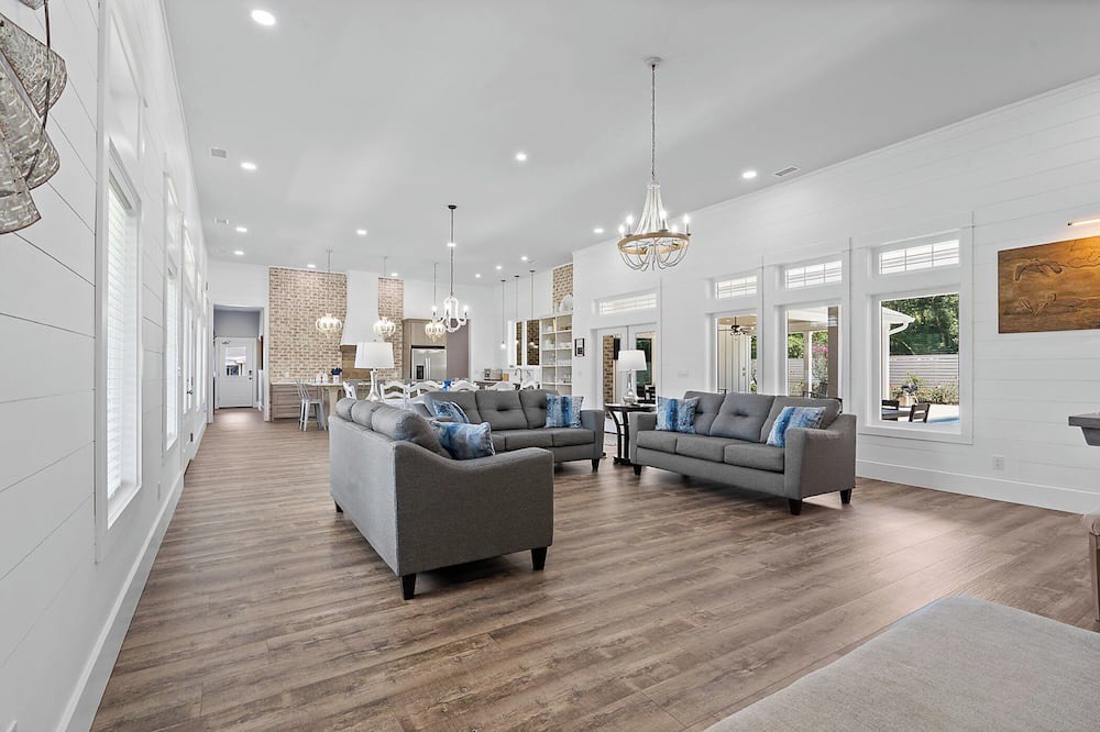 Photo of Livingroom in Foley
