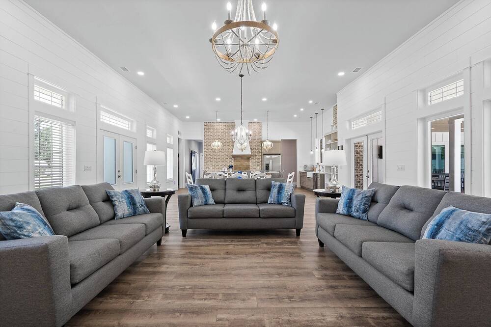 Photo of Livingroom in Foley
