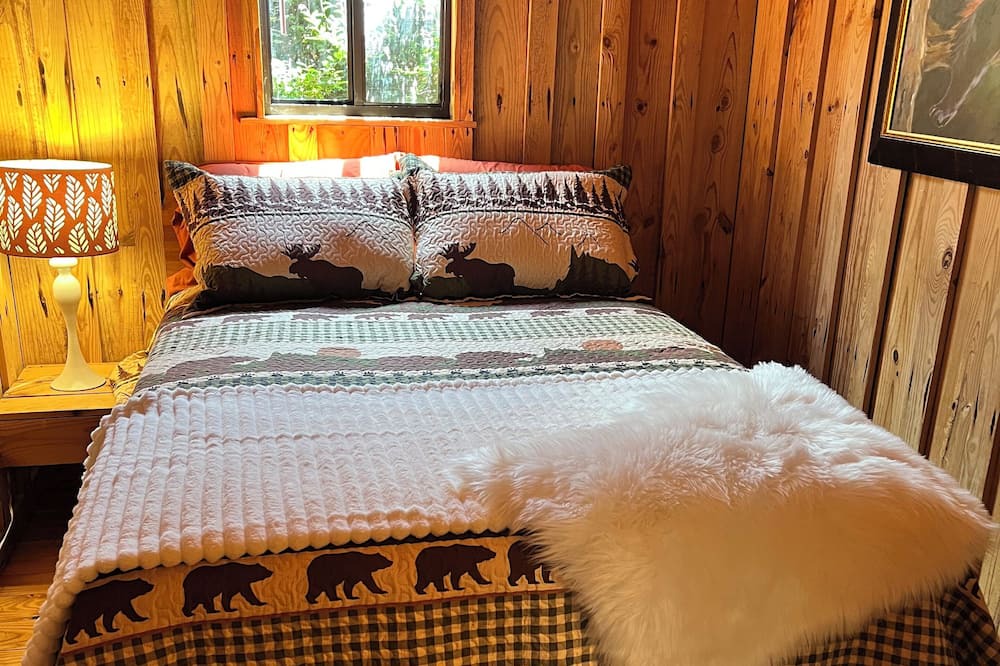 Photo of Bedroom in Six Mile