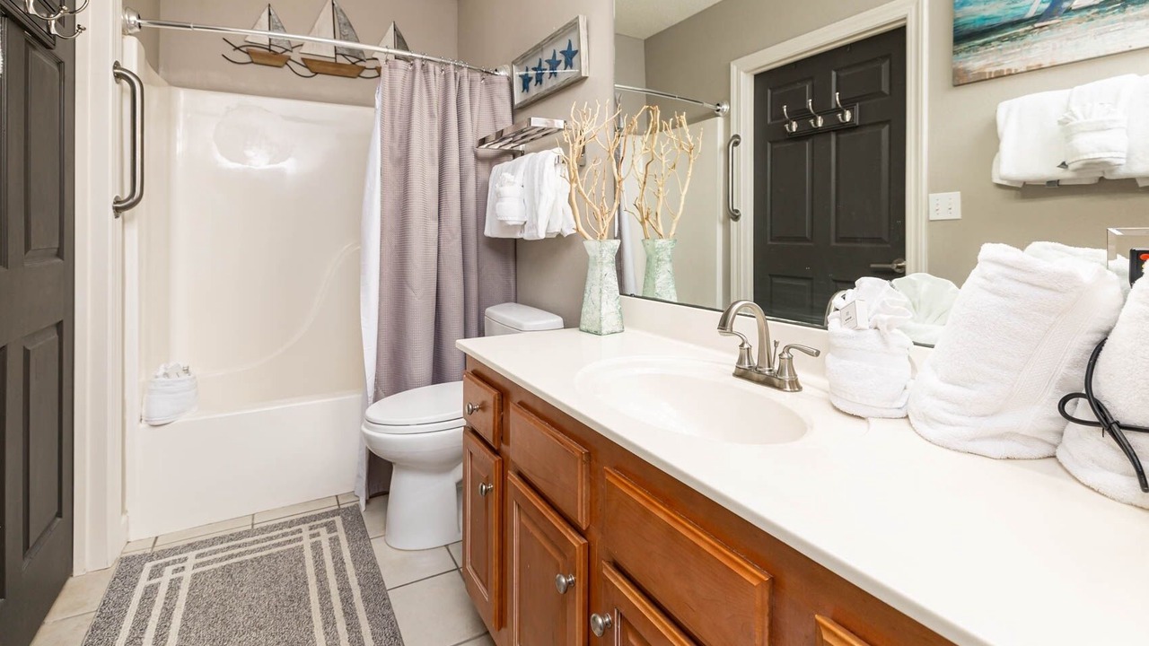 Photo of Bathroom in Orange Beach East