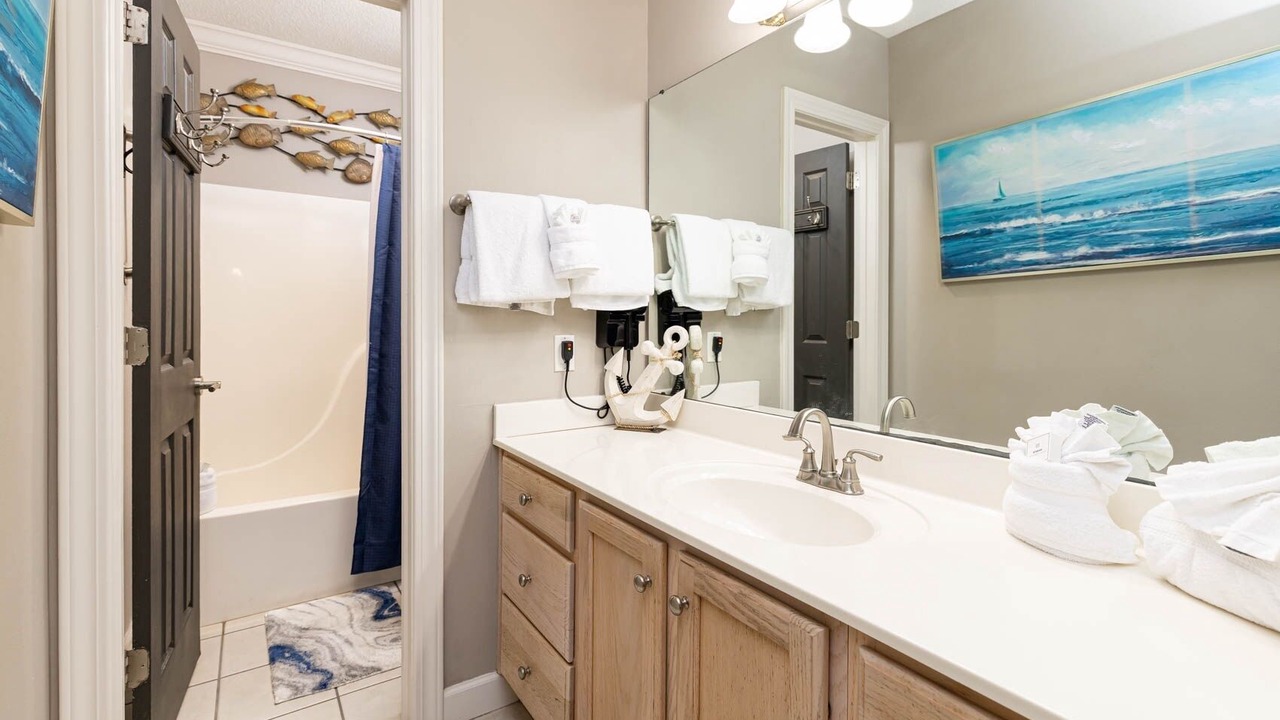 Photo of Bathroom in Orange Beach East