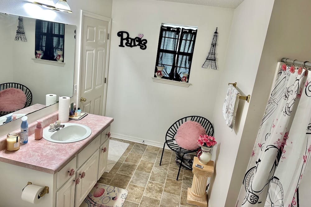 Photo of Bathroom in Eagle Ridge