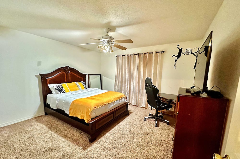 Photo of Bedroom in Eagle Ridge