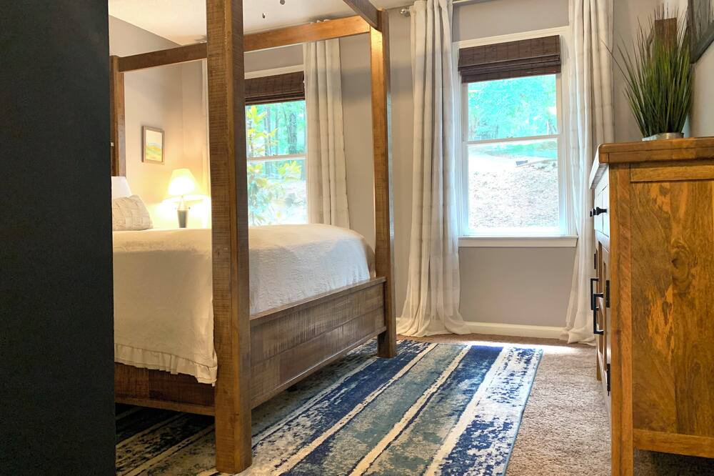 Photo of Bedroom in Watkinsville