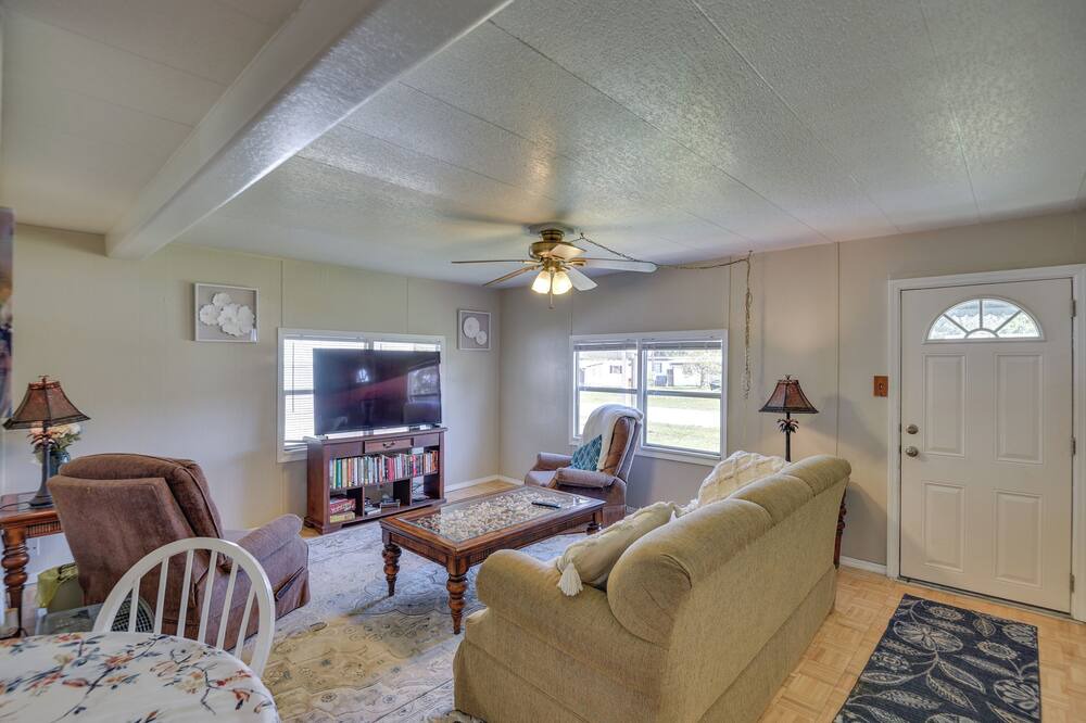 Photo of Bedroom in Crescent City