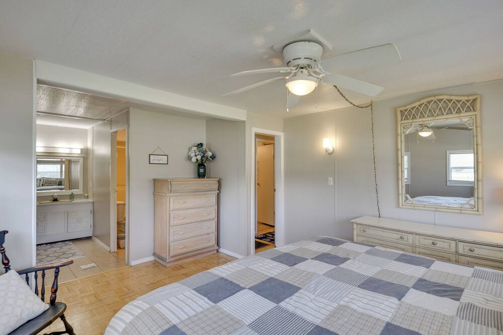 Photo of Bedroom in Crescent City