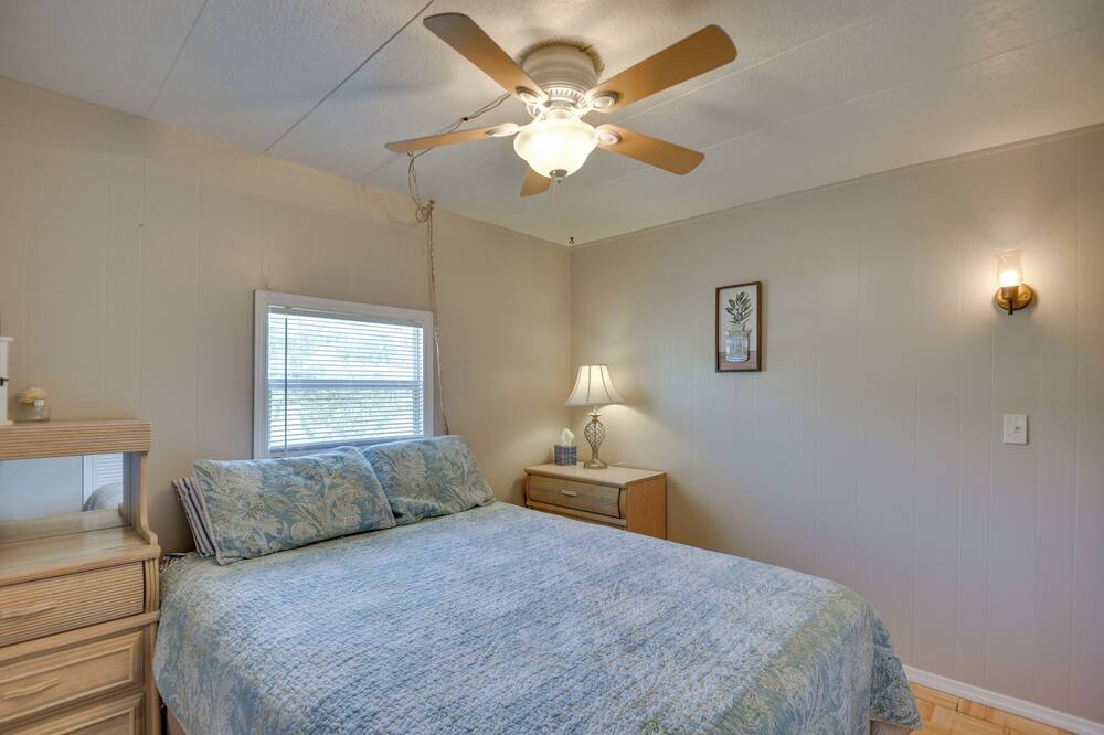 Photo of Bedroom in Crescent City