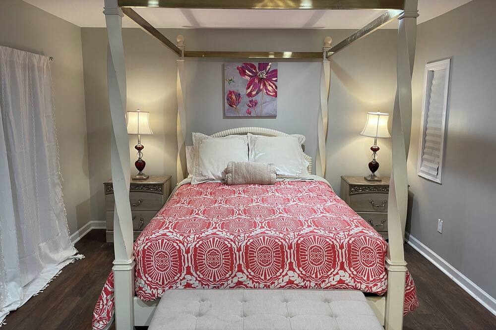 Photo of Bedroom in Pine Mountain Valley