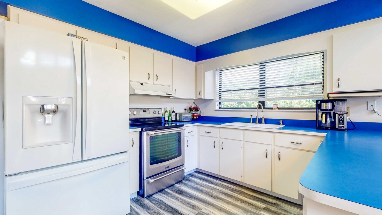 Photo of Kitchen in Putnam Hall