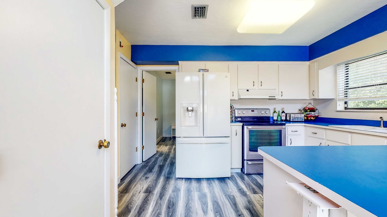 Photo of Kitchen in Putnam Hall