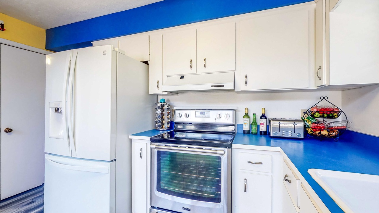 Photo of Kitchen in Putnam Hall