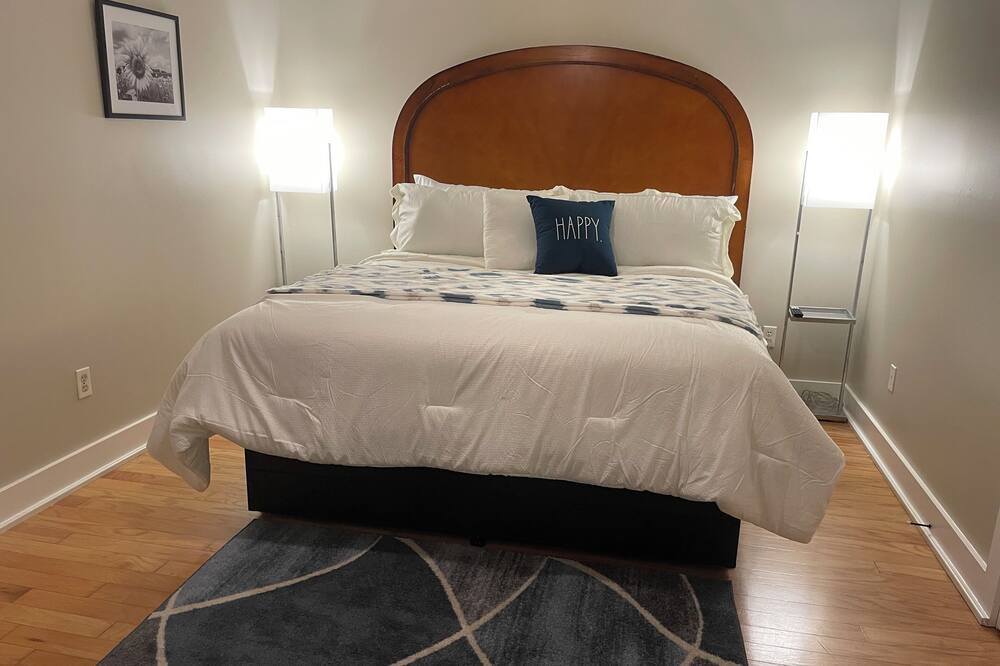 Photo of Bedroom in Tougaloo
