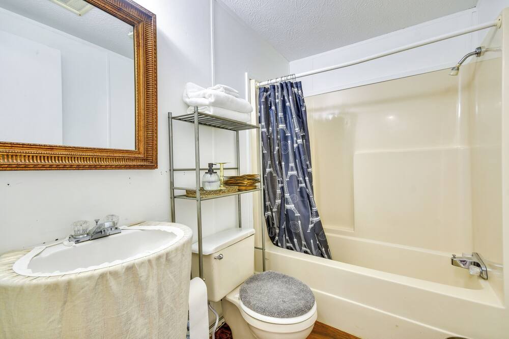 Photo of Bathroom in Macon County