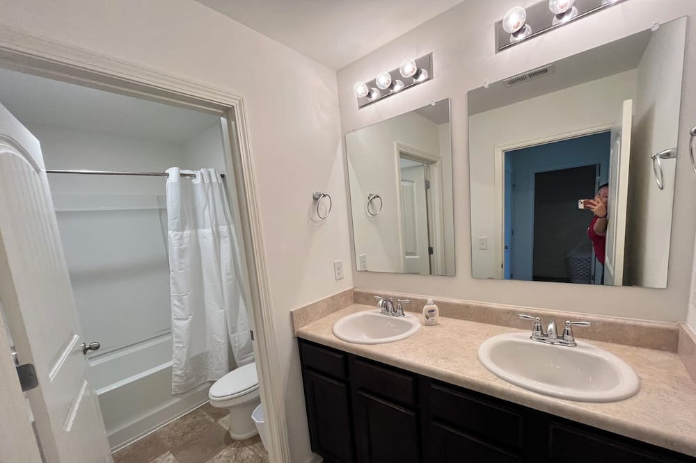 Photo of Bathroom in Fultondale