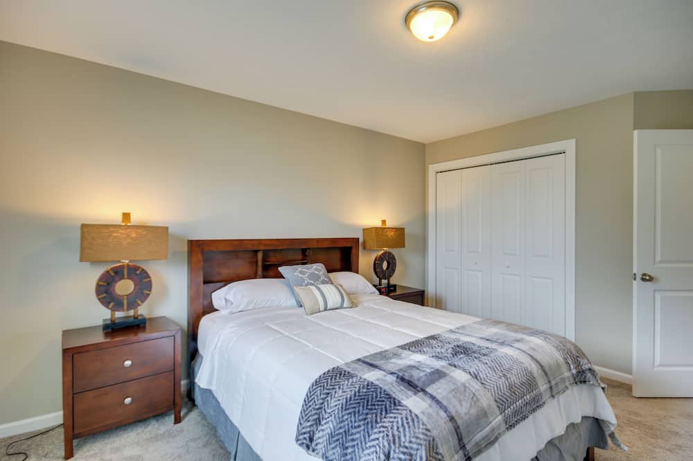 Photo of Bedroom in Canterbury Farms