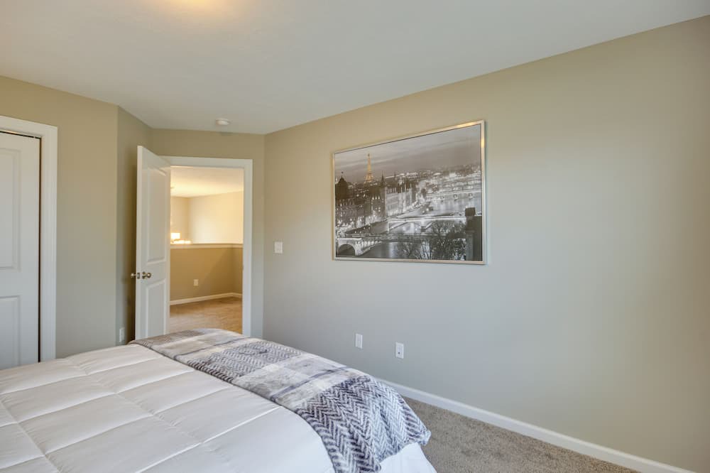 Photo of Bedroom in Canterbury Farms