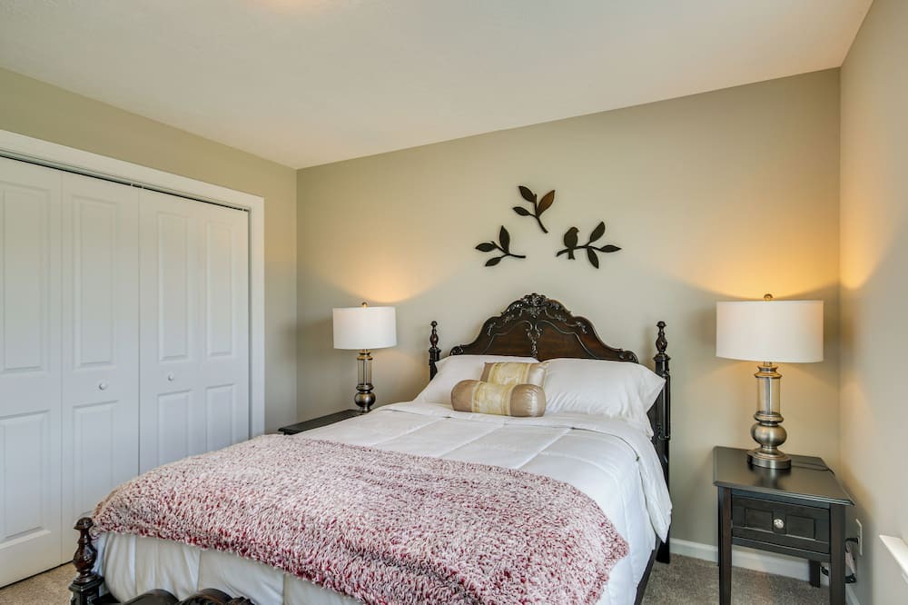 Photo of Bedroom in Canterbury Farms