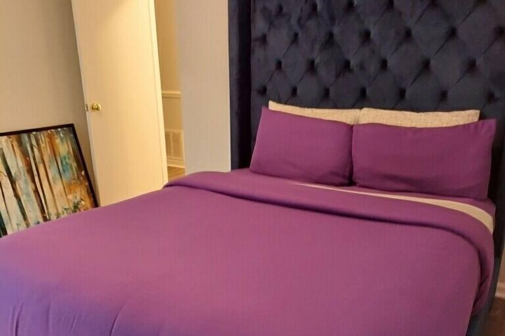 Photo of Bedroom in Tuscaloosa