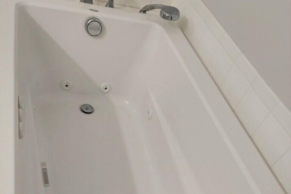 Photo of Bathroom in Tuscaloosa
