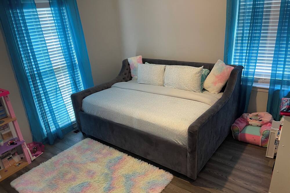 Photo of Bedroom in Tuscaloosa