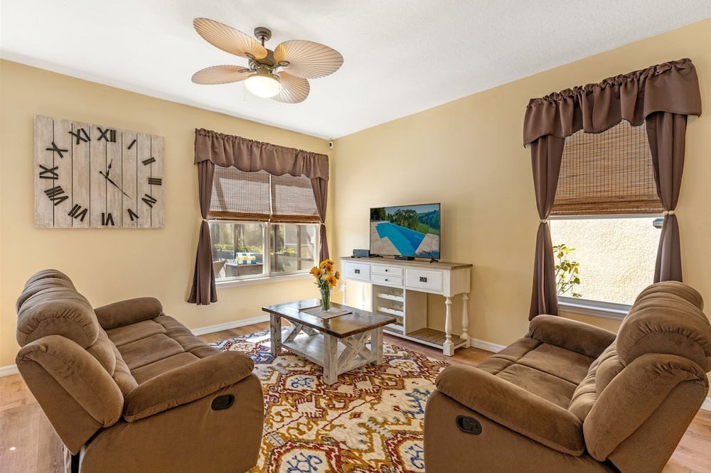 Photo of Livingroom in Watersong