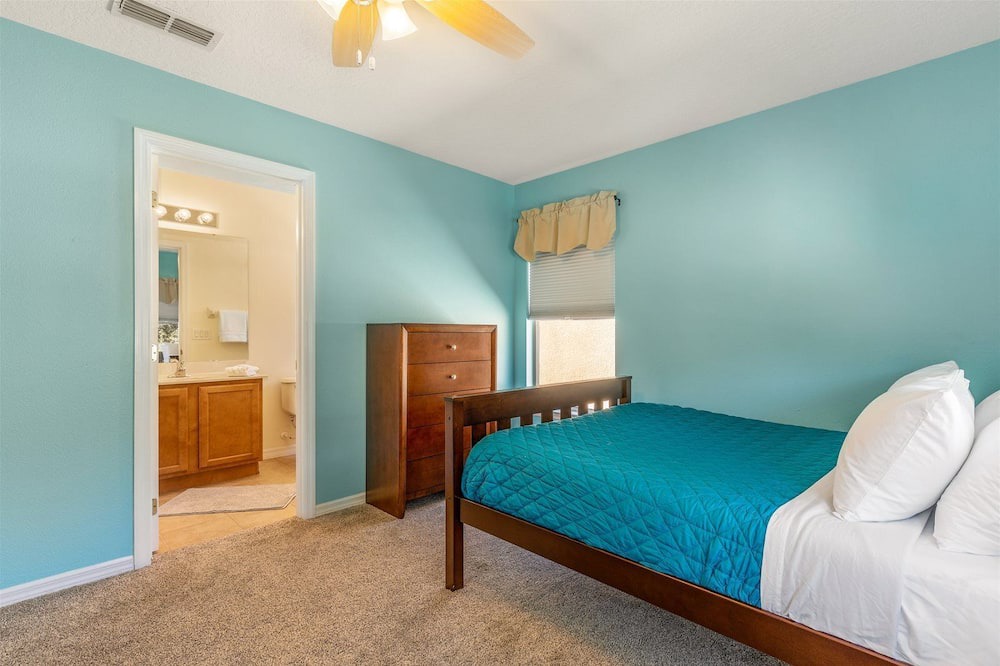 Photo of Bedroom in Watersong