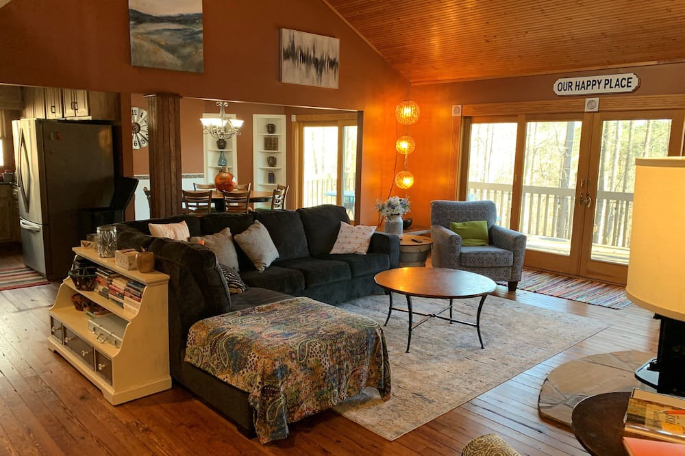 Photo of Livingroom in LaGrange