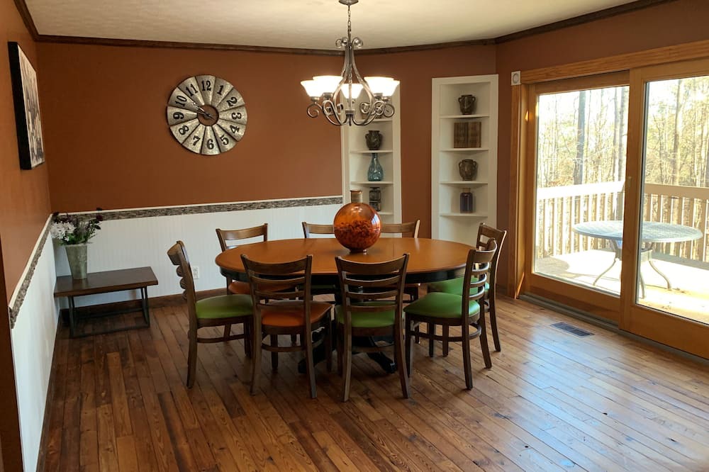 Photo of Livingroom in LaGrange