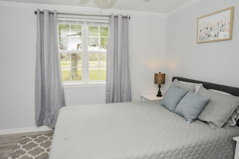 Photo of Bedroom in Grand Bay