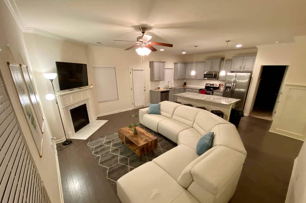 Photo of Livingroom in Fultondale