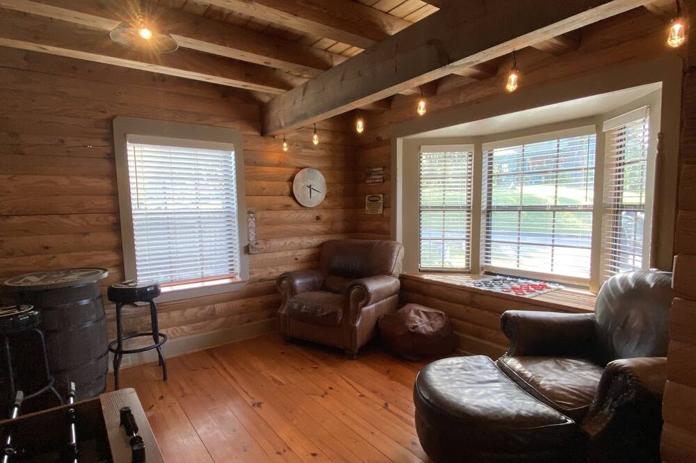 Photo of Livingroom in Crescent City