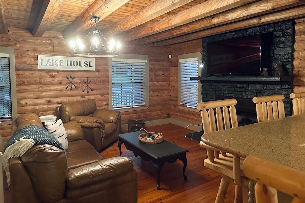 Photo of Livingroom in Crescent City