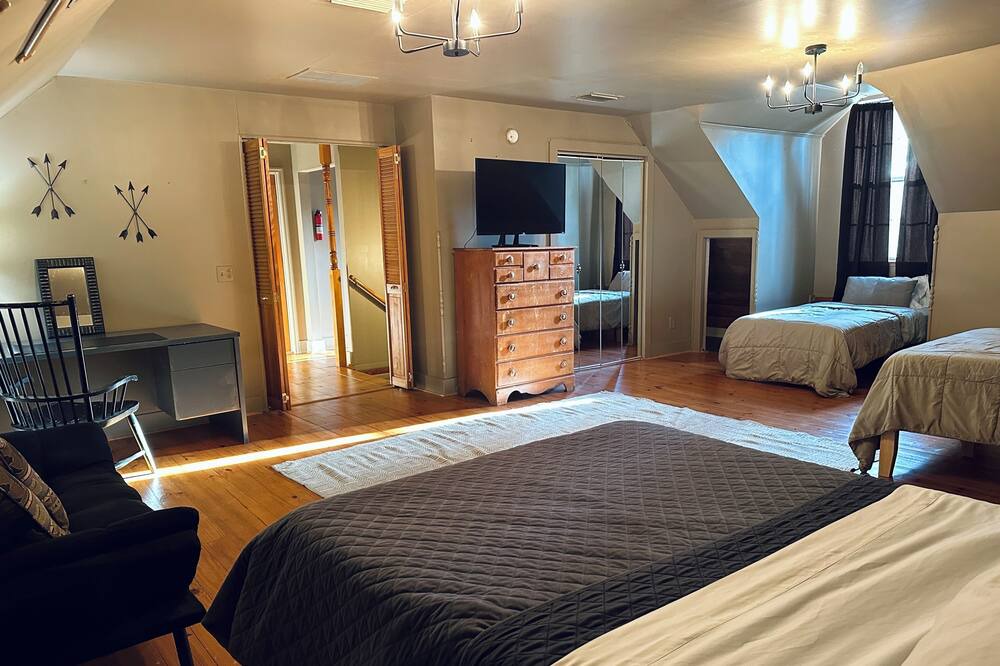Photo of Bedroom in Crescent City