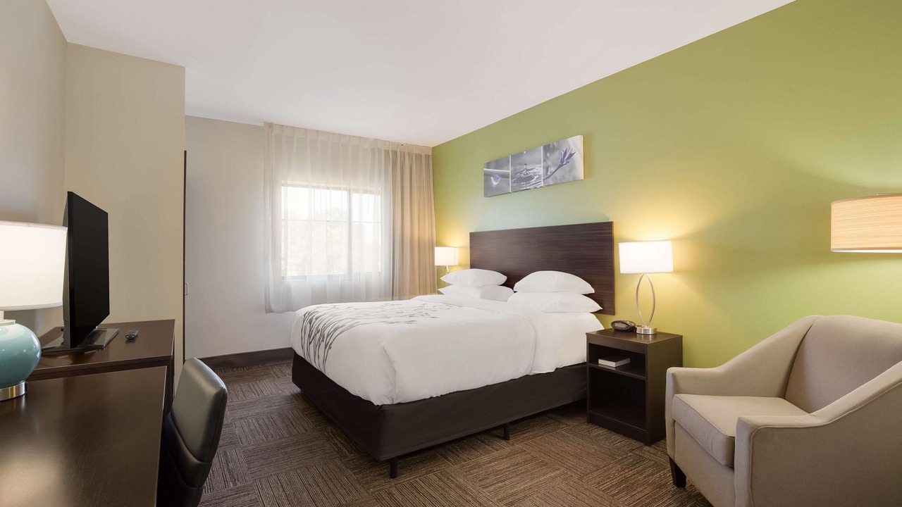 Photo of Bedroom in Saraland