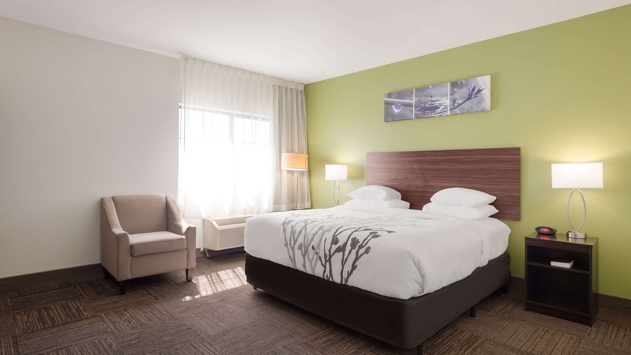 Photo of Bedroom in Saraland