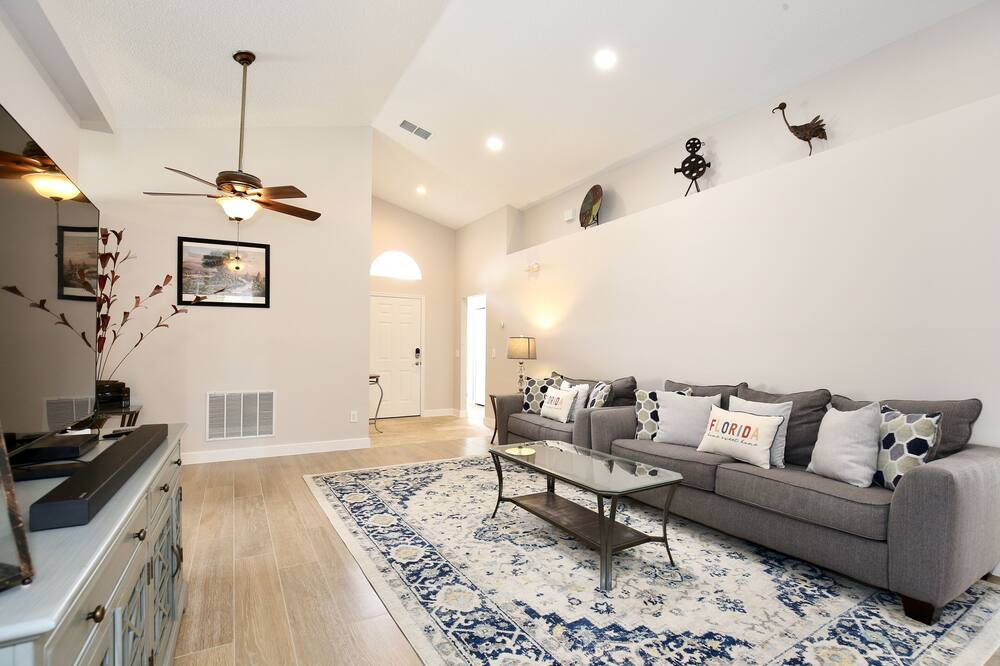 Photo of Livingroom in Florida Pines