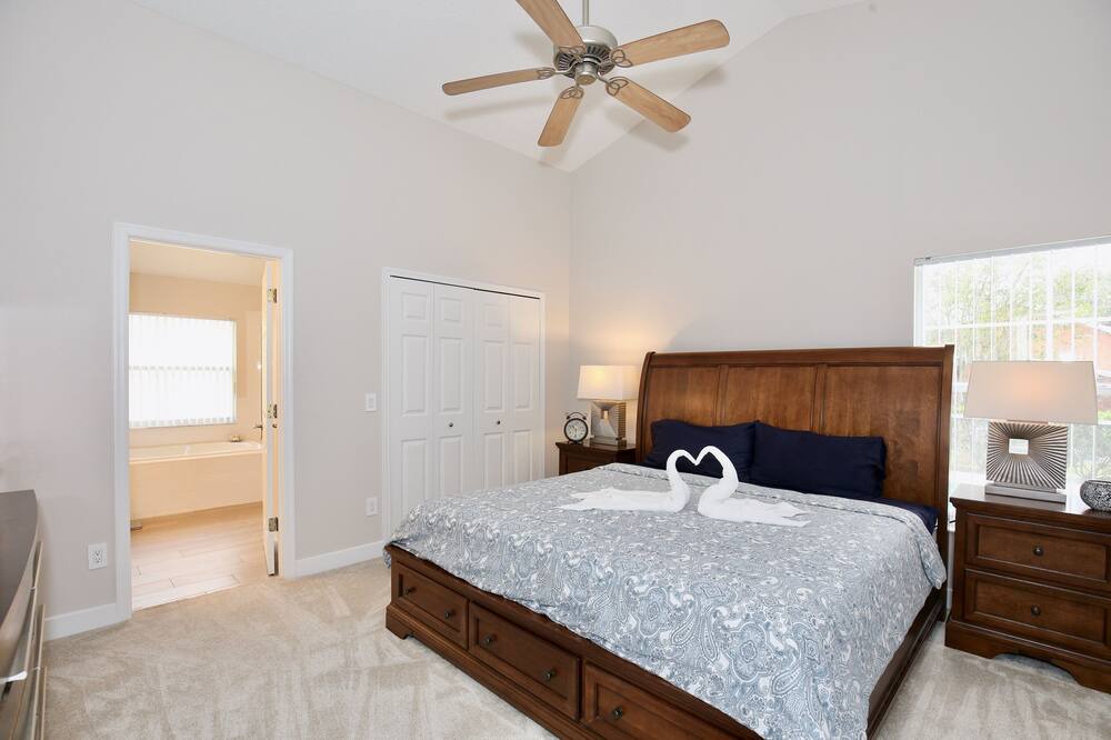 Photo of Bedroom in Florida Pines