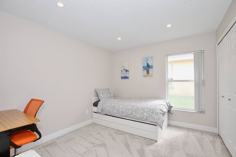 Photo of Bedroom in Florida Pines