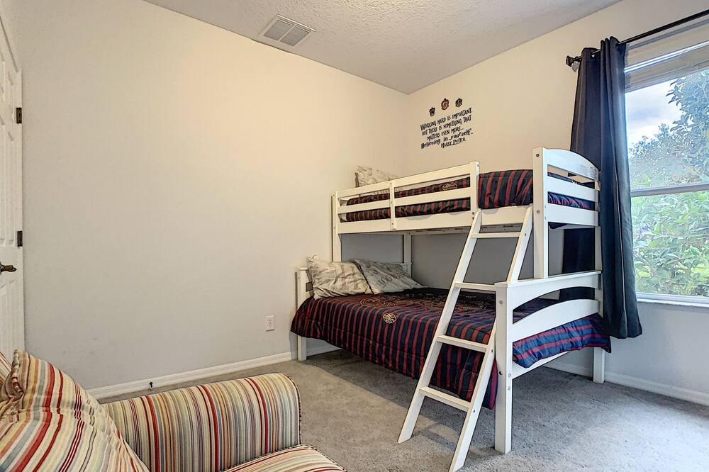 Photo of Bedroom in Watersong