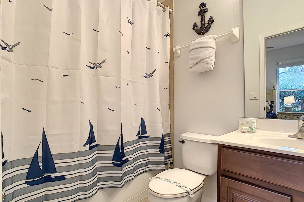 Photo of Bathroom in Watersong