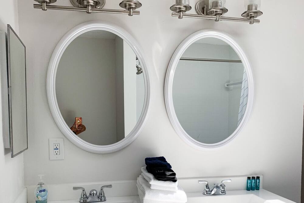 Photo of Bathroom in New Smyrna Beach